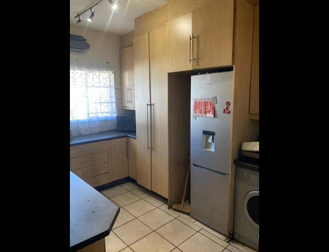 2 BEDROOM APARTMENT FOR SALE IN WYCHWOOD